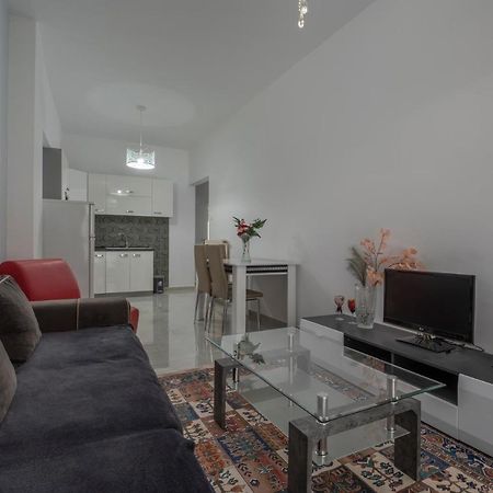 Kosmos Service Apartment City Center 3 With Additional Cost Parking テッサロニキ エクステリア 写真