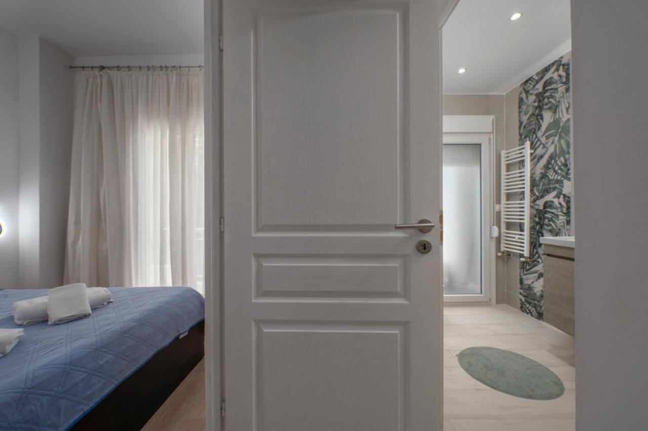 Kosmos Service Apartment City Center 3 With Additional Cost Parking テッサロニキ エクステリア 写真
